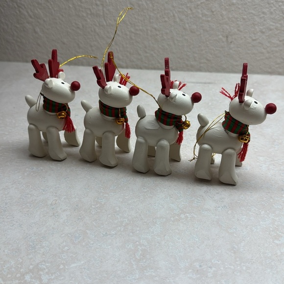 Vintage Belvedeer reindeer set of 4 ornaments by Avon GUC - Picture 1 of 7
